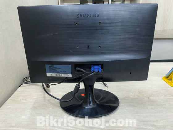 Samsung 19” S19D300NY HD Monitor